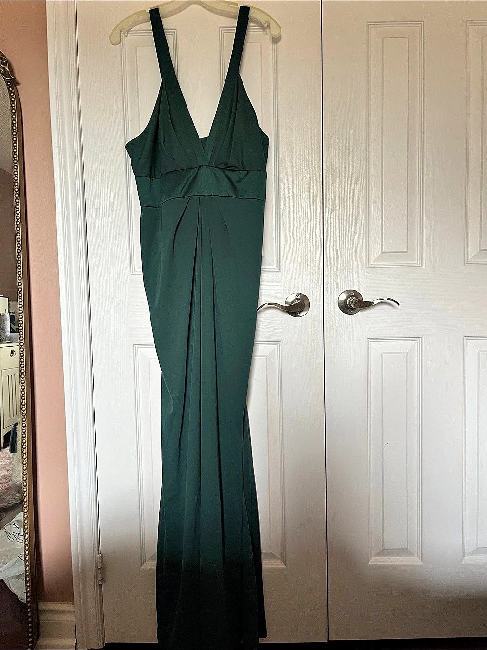 Vera Wang Deep V Gown with Banded Waist Maxi Gown in Green Size 12 NWT
